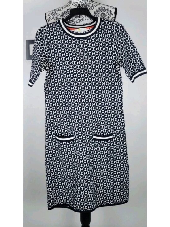 Boden Dresses & Skirts - Boden Knit Sweater Dress Size 4 Navy White Geometric Jacquard Short Sleeve Pocke